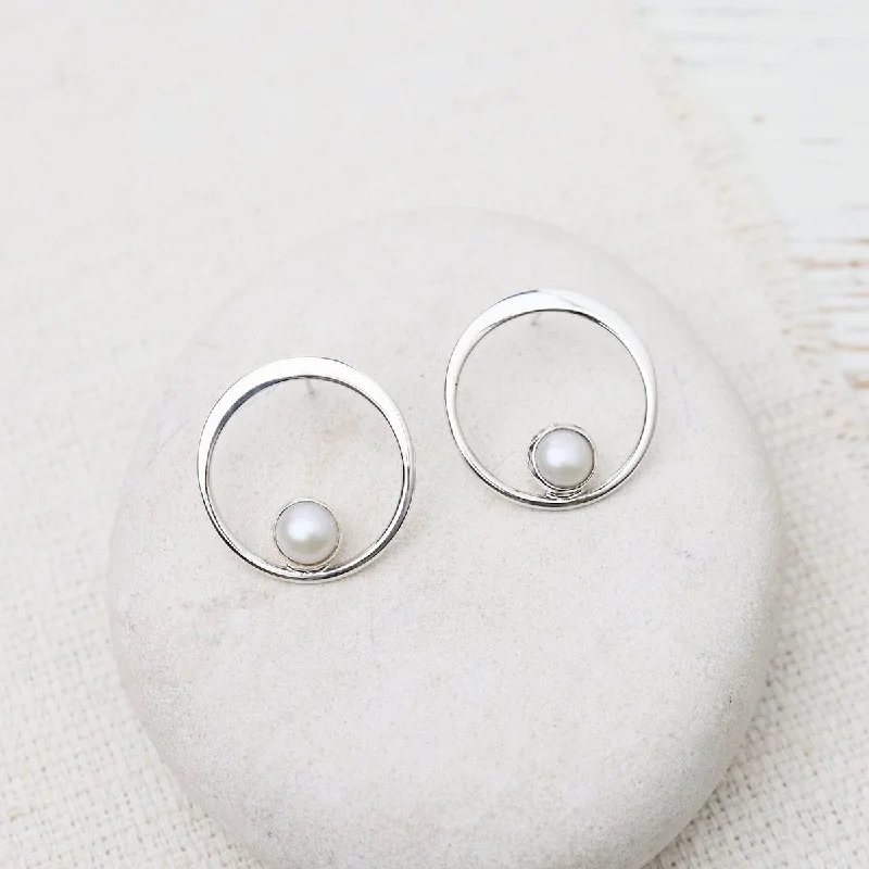 Circle Pearl Post Earrings