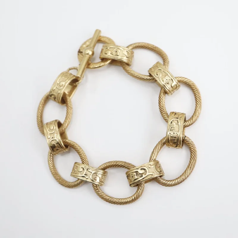 Alternating Pattern & Twist Oval Link Bracelet